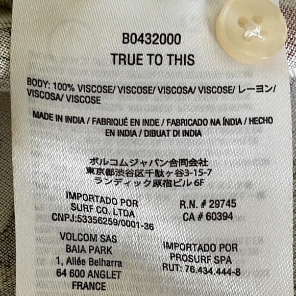 Volcom Floral Short Sleeves High Low Rounded Hem Blouse, Size M. - Picture 4 of 6